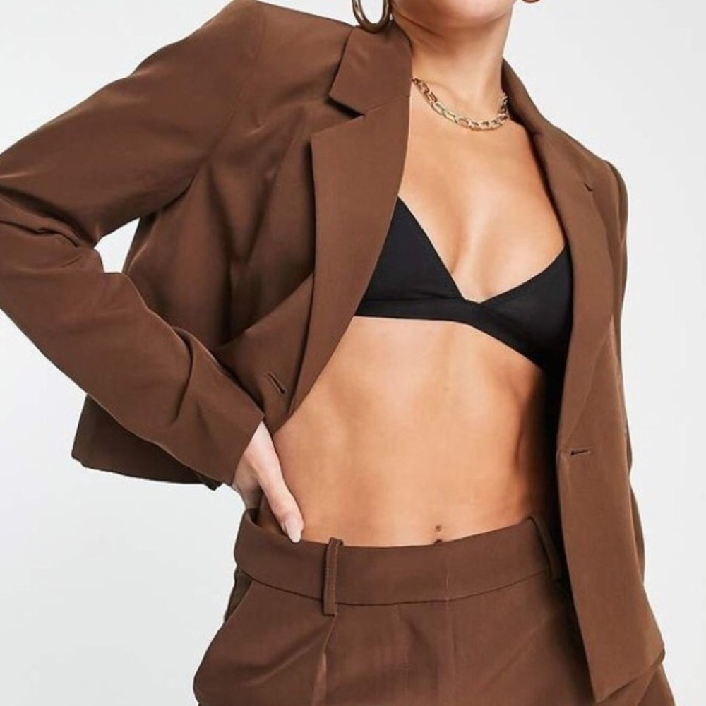 Vero Moda Aware Tailored Cropped Suit Blazer With Open Back Brown Womens 6 NWOT